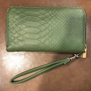 Target wallet/wrislet